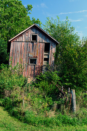 Leaning Hwy1 Barn